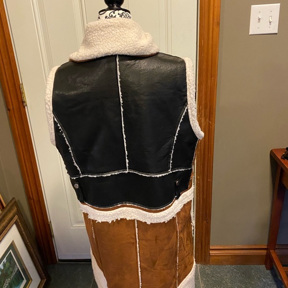 Rare light weight warm jacket - Picture 2 of 4